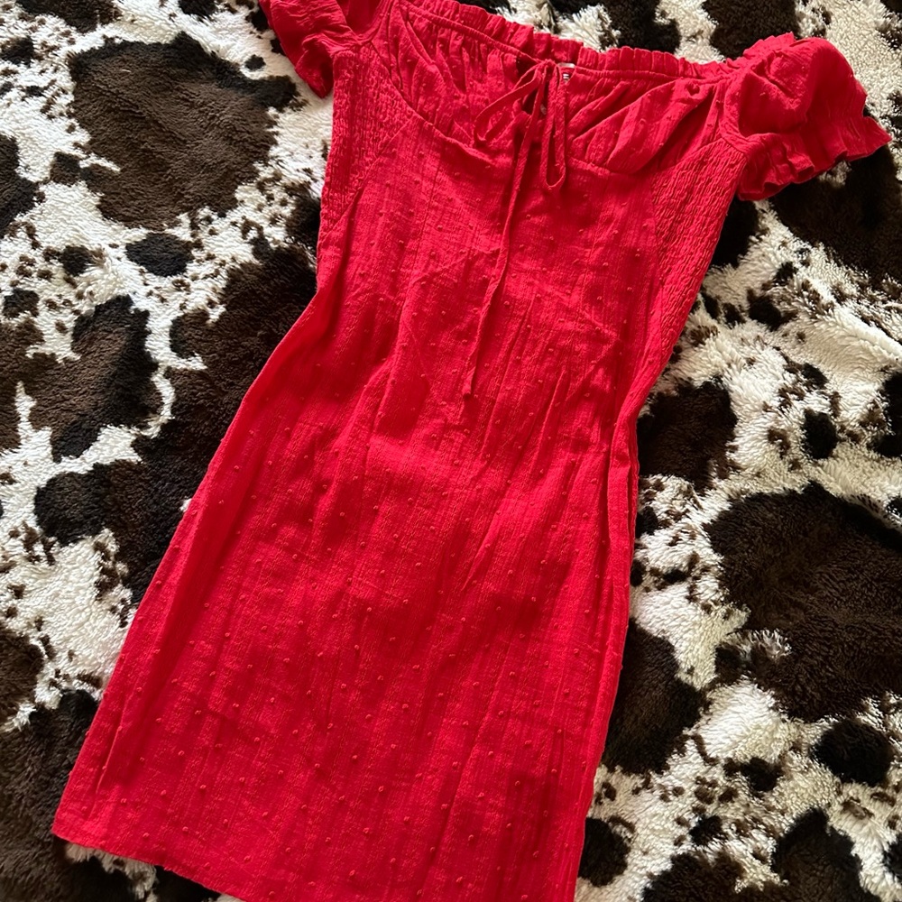 Elegant Red Off-Shoulder Mini Dress